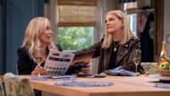 Kristen Johnston as Carol in Leanne | Image via Netflix